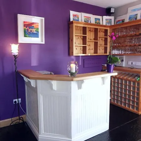 Bed & Breakfast Roadford House