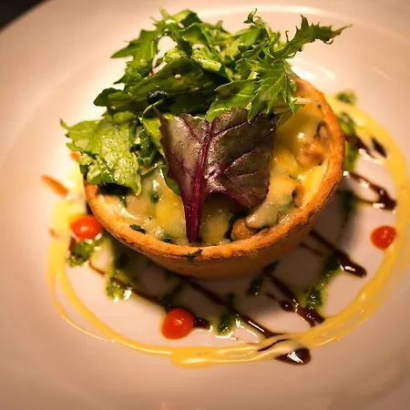 Roadford House Bed & Breakfast 4*