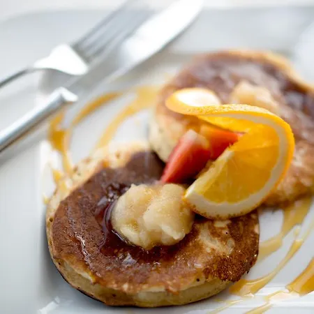Roadford House Bed & Breakfast 4*