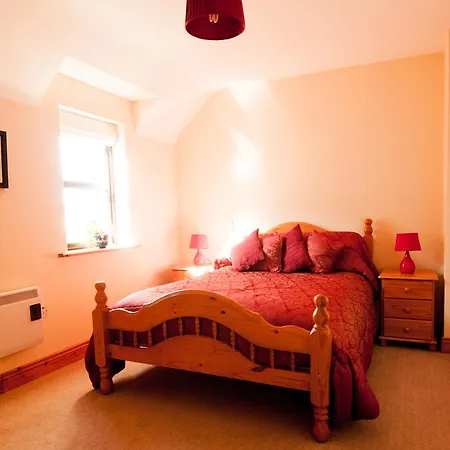 Roadford House 4*