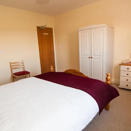 Bed & Breakfast Roadford House