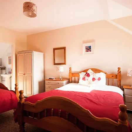 Bed & Breakfast Roadford House 4*